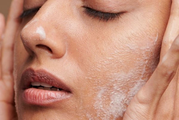 Mitos e Verdades do Skincare: Desvende as Informações Falsas e Cuide da Sua Pele com Segurança